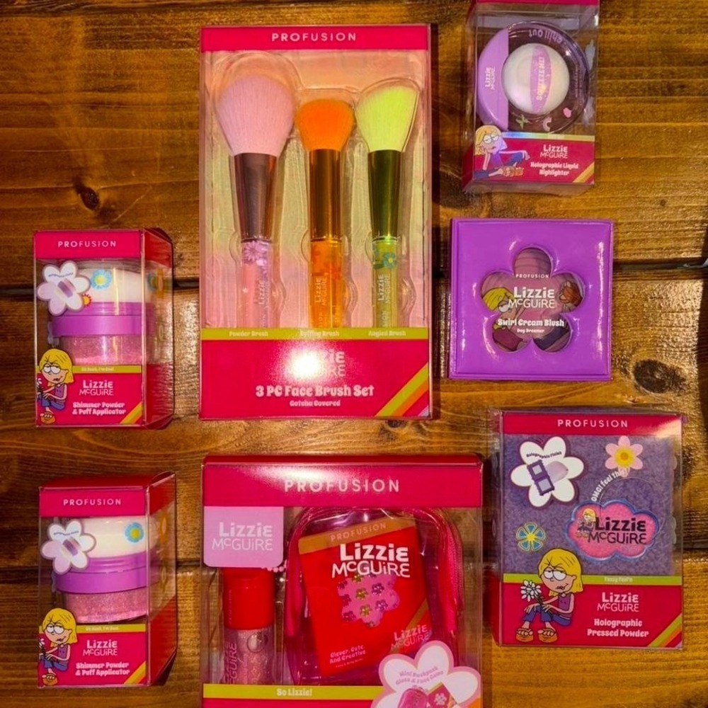 Profusion Lizzie McGuire Makeup Bundle 7pc Set Brushes Blush Highlighter Y2K